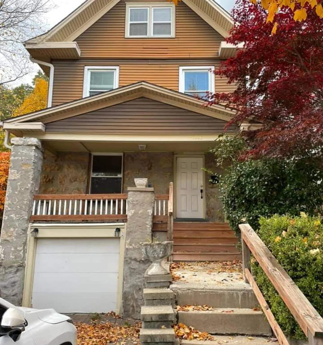 4 bed, 2.5 bath, 2100 sqft, $2,750 — Photo 1