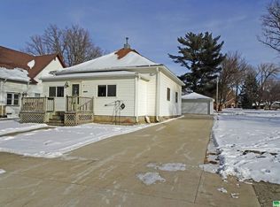 1009 7th St, Sheldon, IA 51201