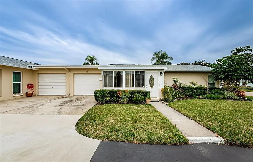 2 bed, 2.0 bath, 1000 sqft, $2,200 — Photo 1