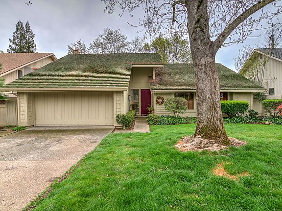 2nd image of 5372 Terrace Oak Cir