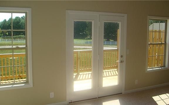 3rd image of 146 Matheson Dr #146