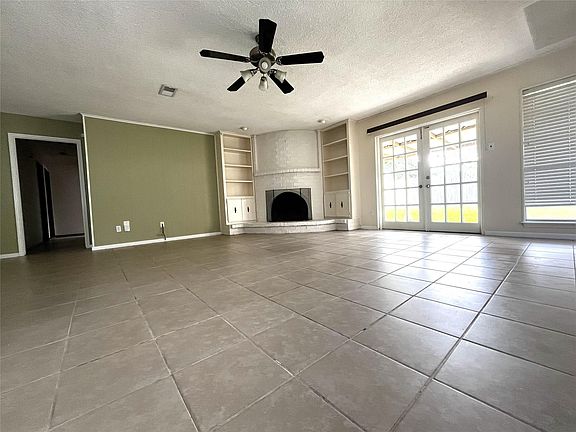 5th image of 731 Seafoam Rd