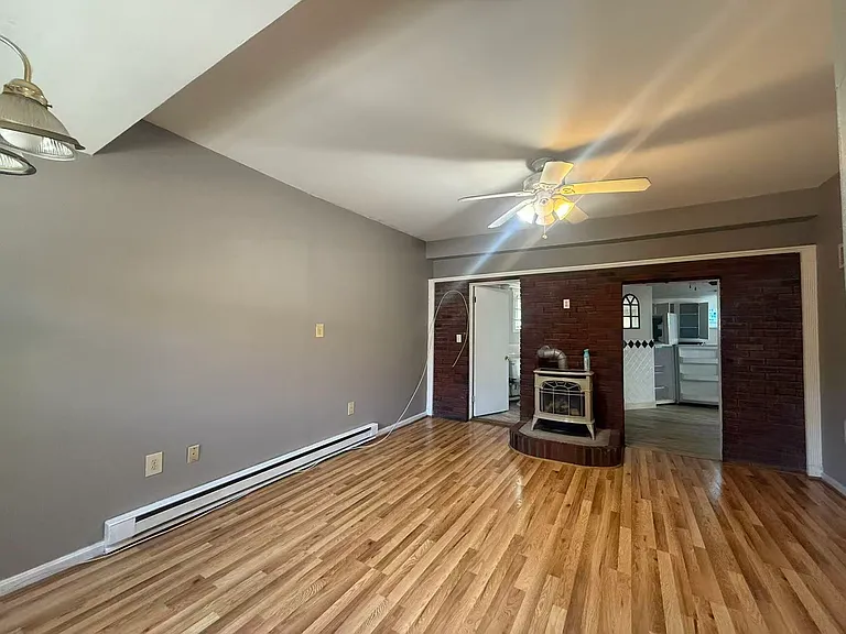 213 Centre St — Photo 7