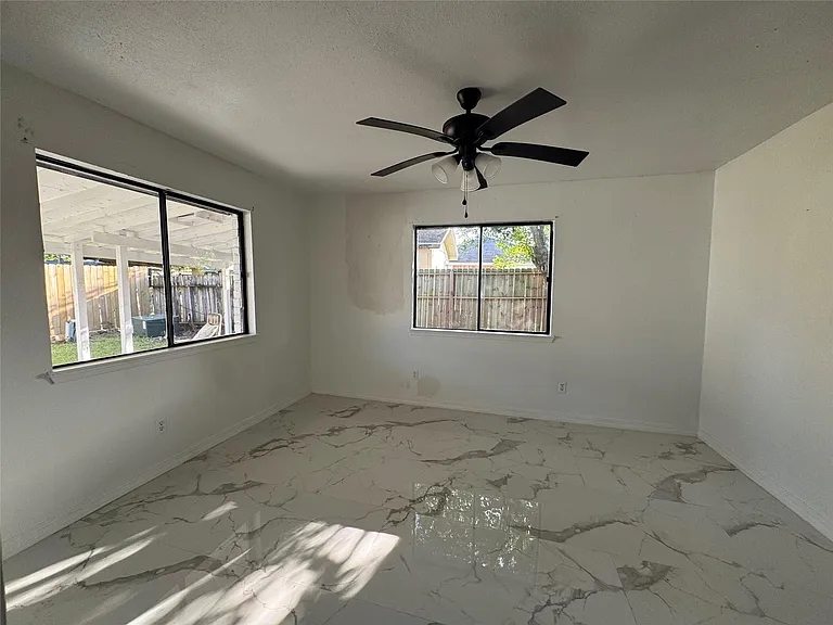 5409 Deborah Ln — Photo 12