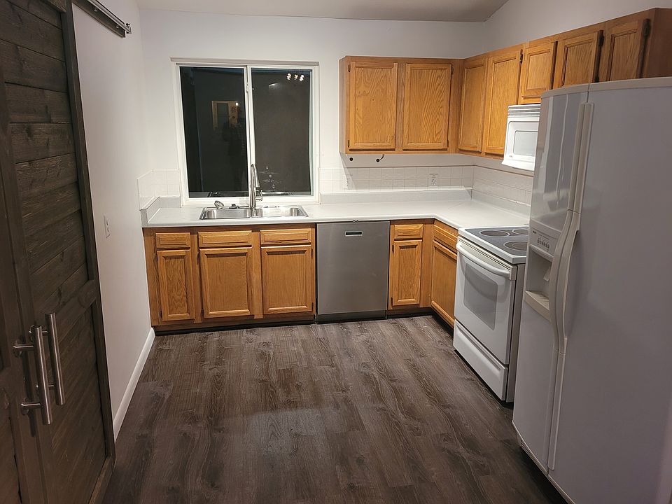 1st image of 2460 Reed St