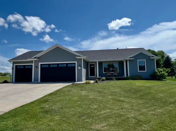 582 Clay St, Wrightstown, WI 54180
