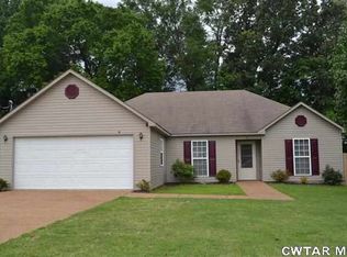 87 Woods Edge Dr, Jackson, TN 38301