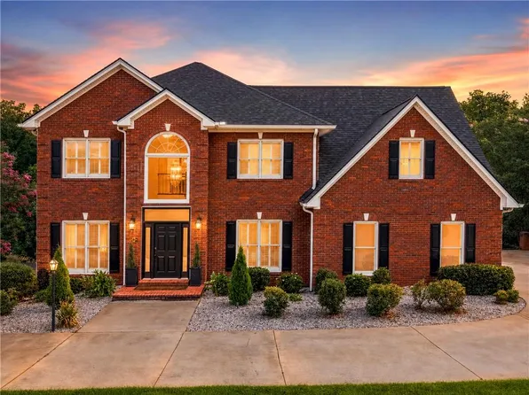 296 Cloudland Rd N, Dahlonega, GA 30533