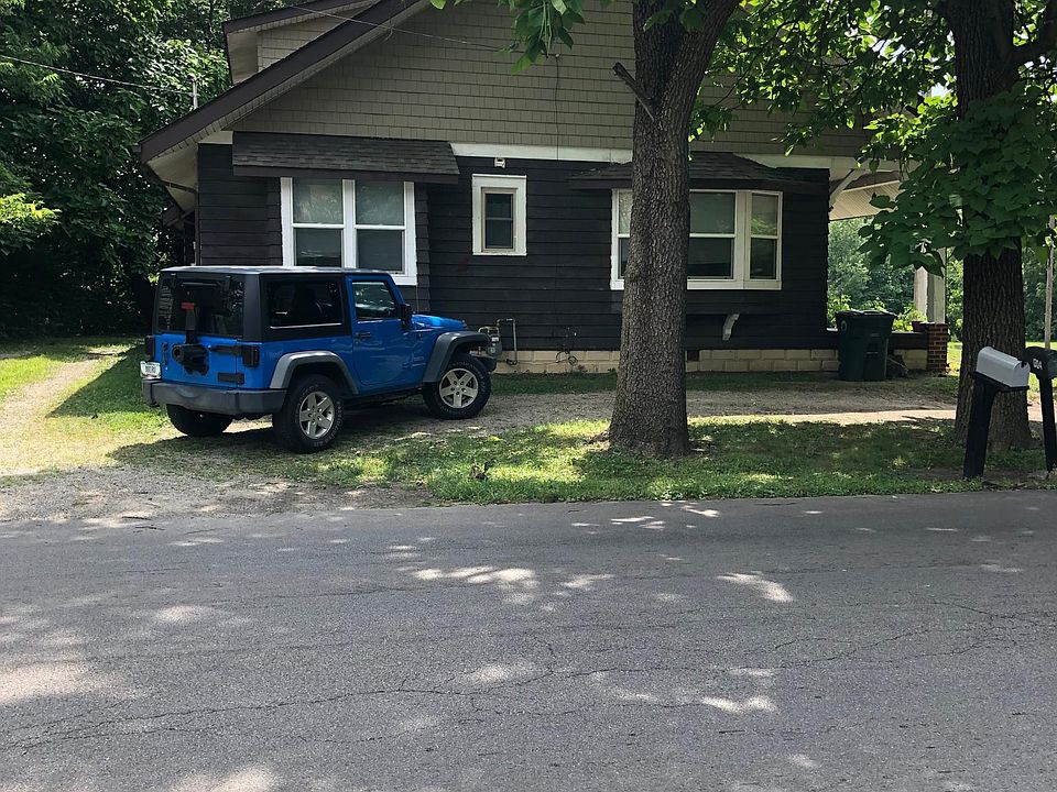 1st image of 1304 N Elm St