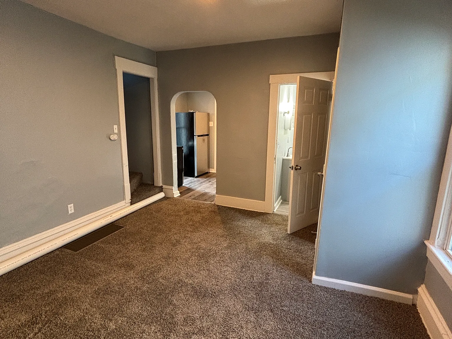 3 bed, 1.5 bath, 960 sqft, $1,100 — Photo 4