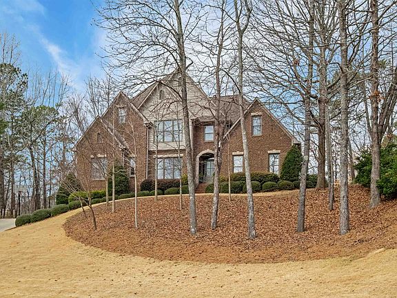 2nd image of 713 Reynolds Pl