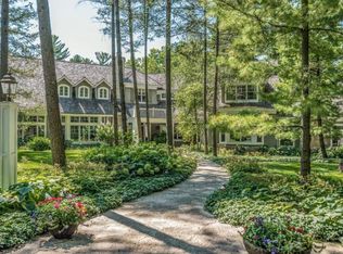 4425 N Sawyer Rd, Oconomowoc, WI 53066