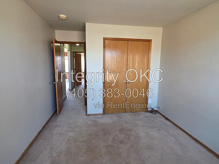 6820 NW 135th Cir — Photo 3