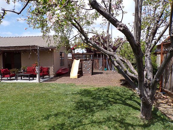 3rd image of 1301 Trieste Dr