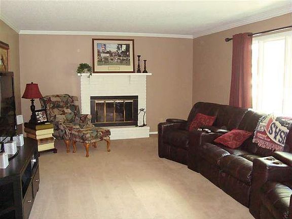 3rd image of 4404 W University Ave