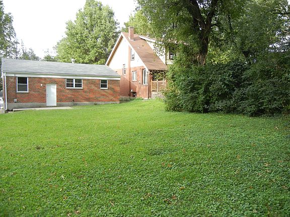 4th image of 8230 Flora Ave