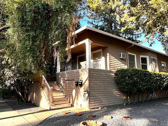 2nd image of 400 21st St