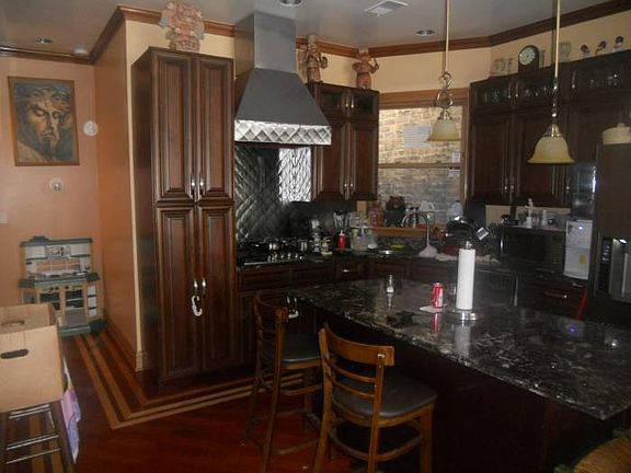 2nd image of 2906 W Armitage Ave #2