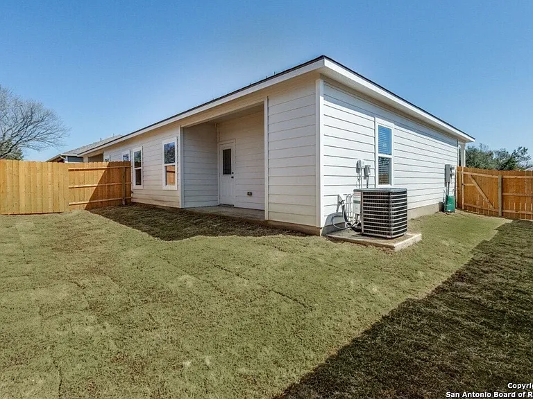 431 Trefger St — Photo 10