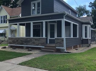 715 Sexton St, Aurora, IL 60505