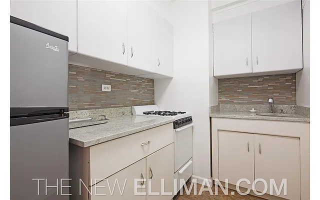 Rented by Douglas Elliman | media 4