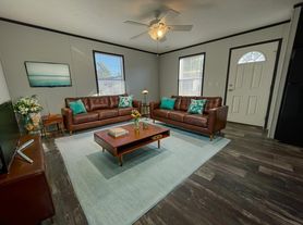 38000 Le Chateau Blvd