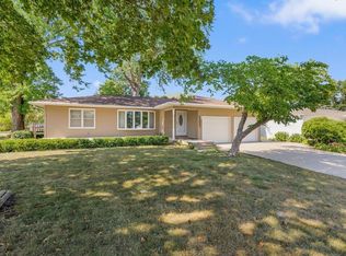 3909 Veralta Dr, Cedar Falls, IA 50613