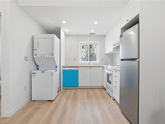 4th image of 1049 Glencairn Ave