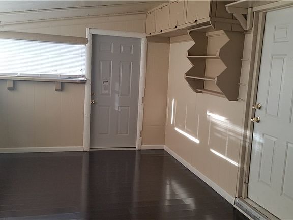 3rd image of 6349 N Evergreen Ave
