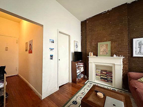 2nd image of 306 W 21st St APT 3