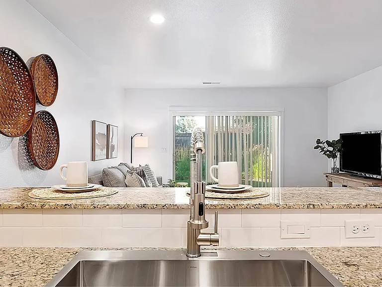 Linder Springs Townhomes — Photo 9