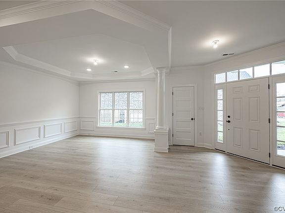 2nd image of 10341 Silver Willow Place Gln