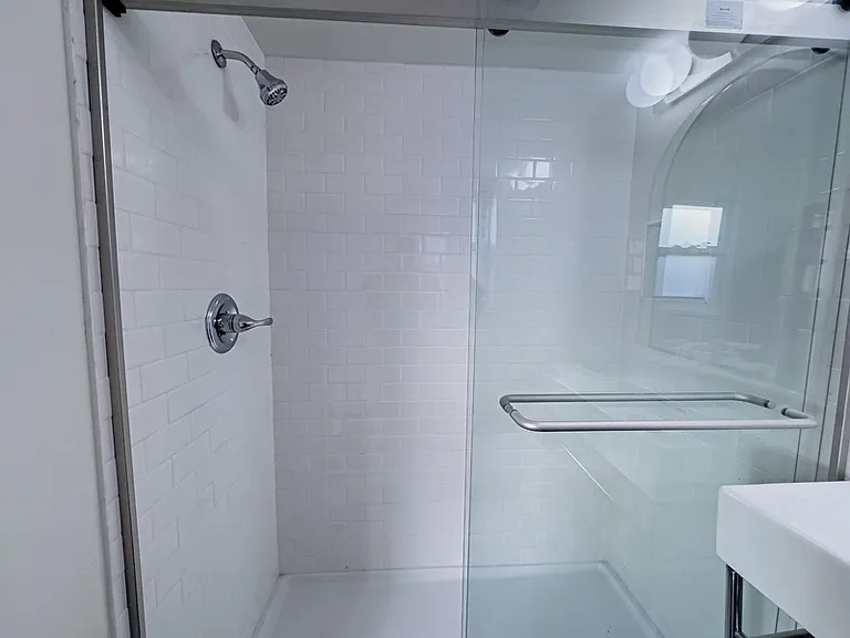 2039 Green St #3R — Photo 16