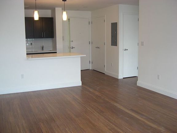 2nd image of 832 Dekalb Ave APT 4I