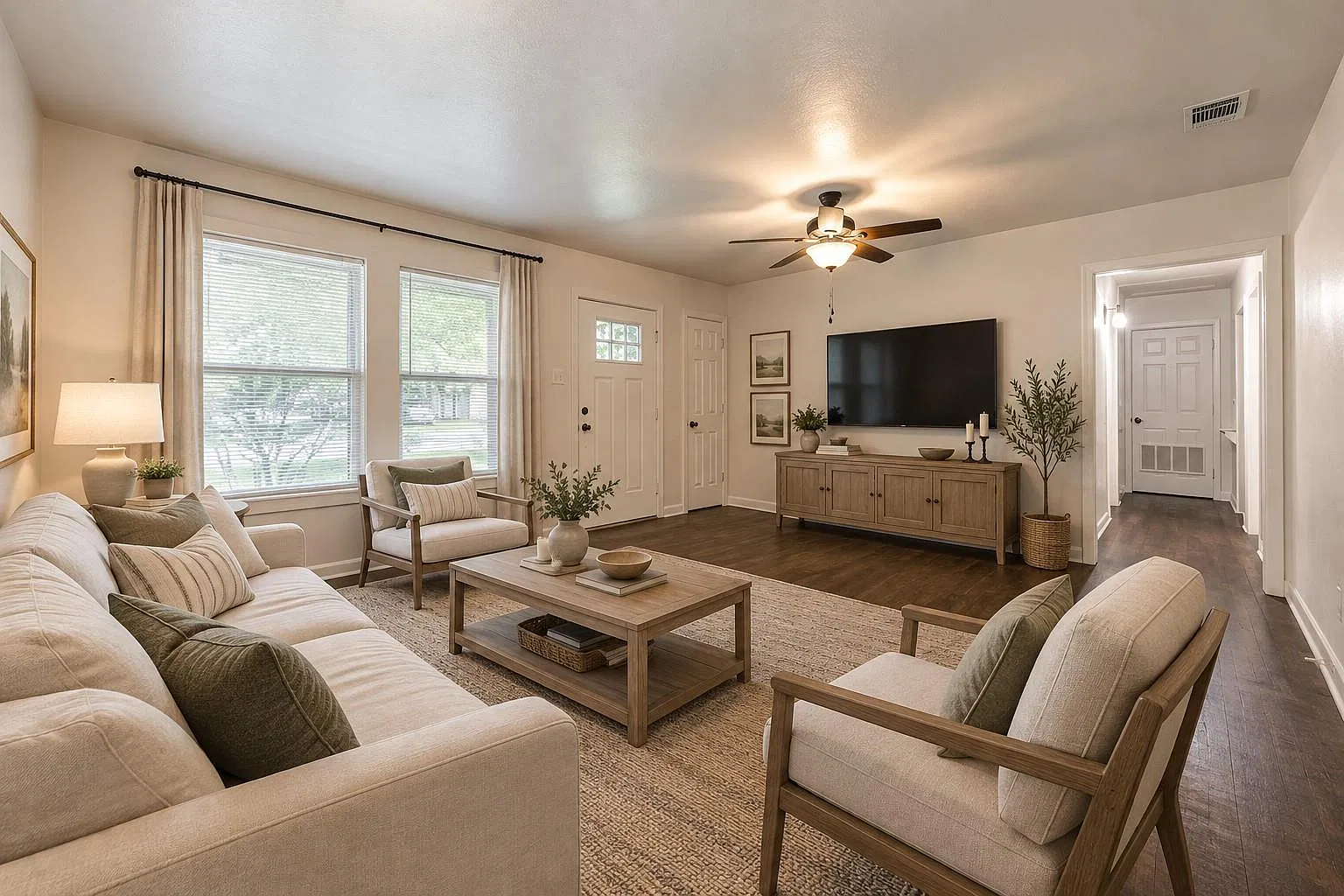 3 bed, 1.0 bath, 1101 sqft, $1,750 — Photo 1