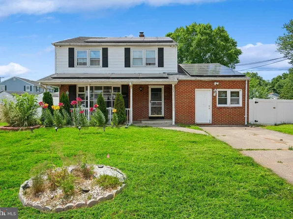 303 Hendrickson Ave, Edgewater Park, NJ 08010