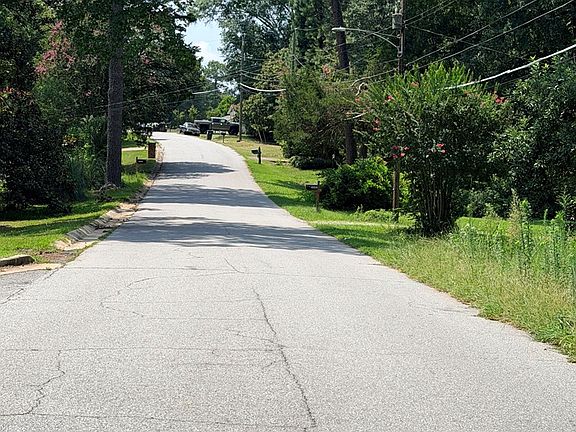 3rd image of 3857 Woodland Dr