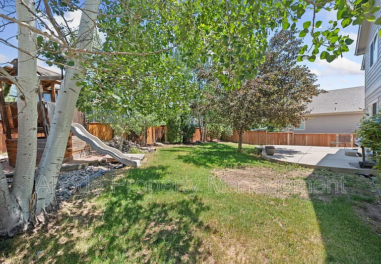 2214 Andrews St — Photo 31