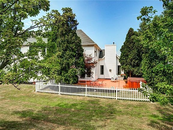 4th image of 5589 Country Club Ln