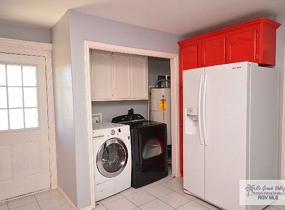 4th image of 3840 Joseph Ave