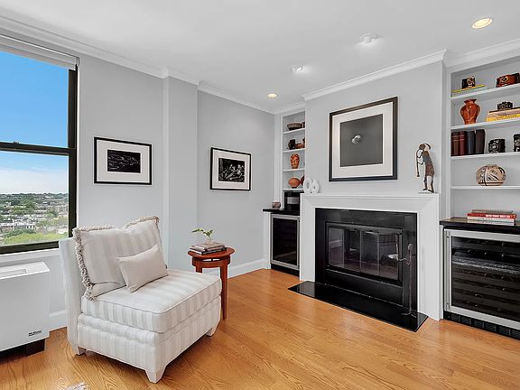 3rd image of 939 Union St Penthouse B