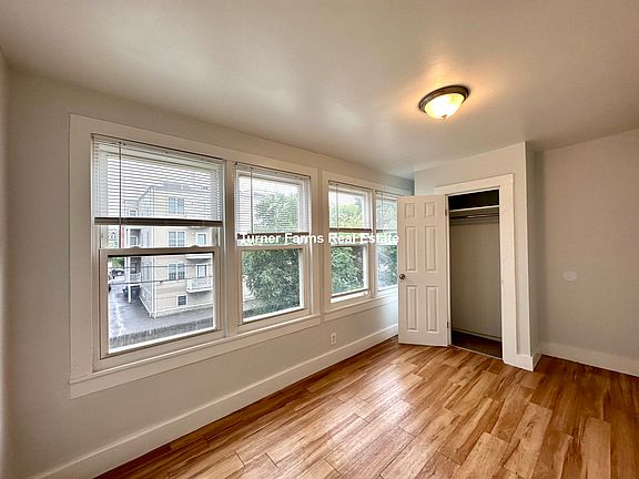3rd image of 22 Howell St