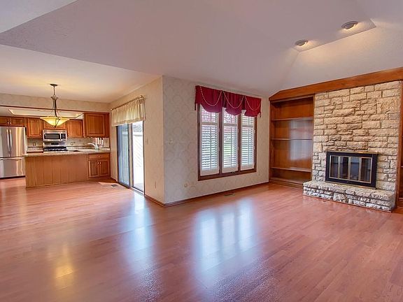5th image of 9401 Muirkirk Dr