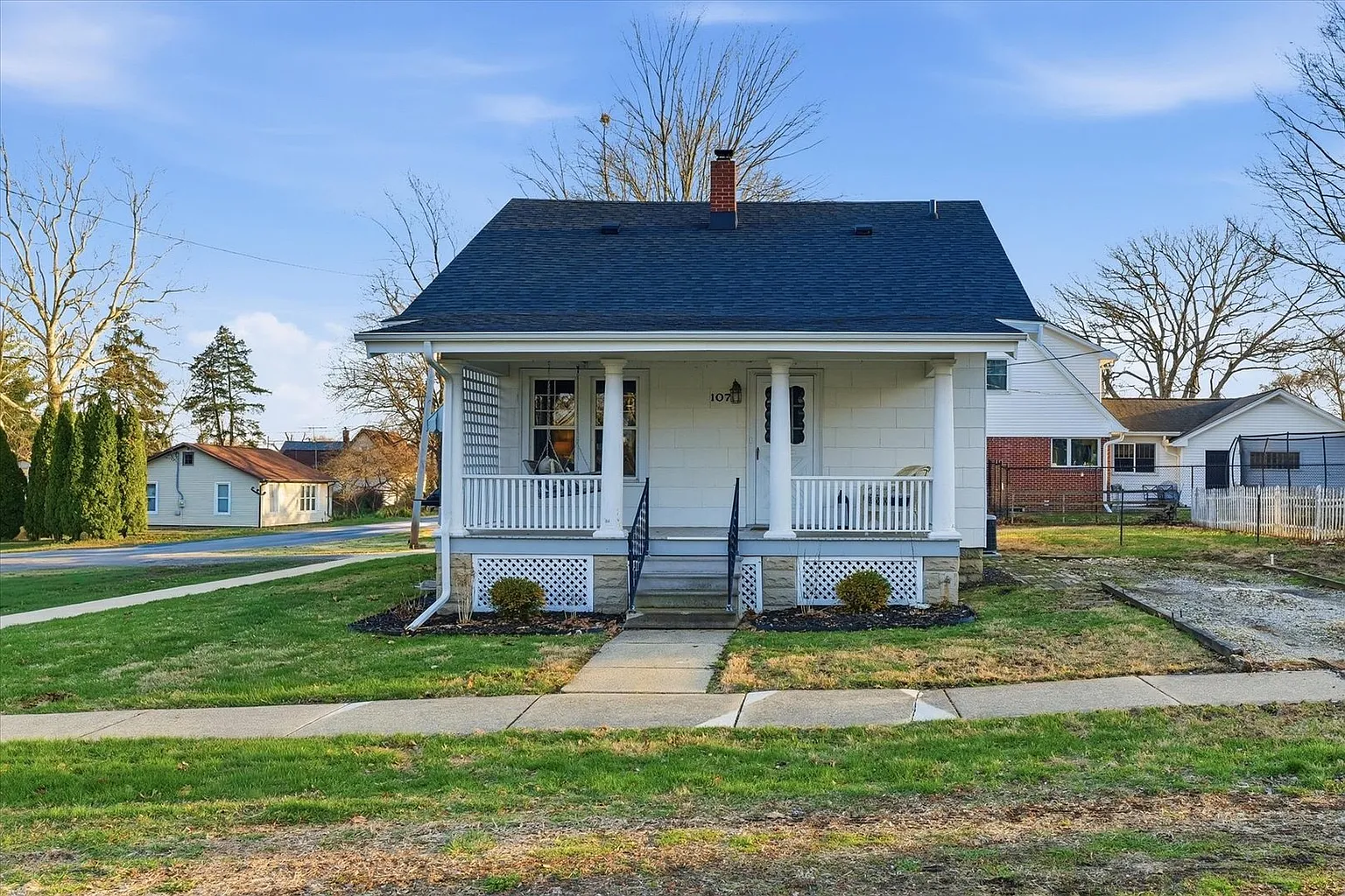 107 E Dunbar St photo 1