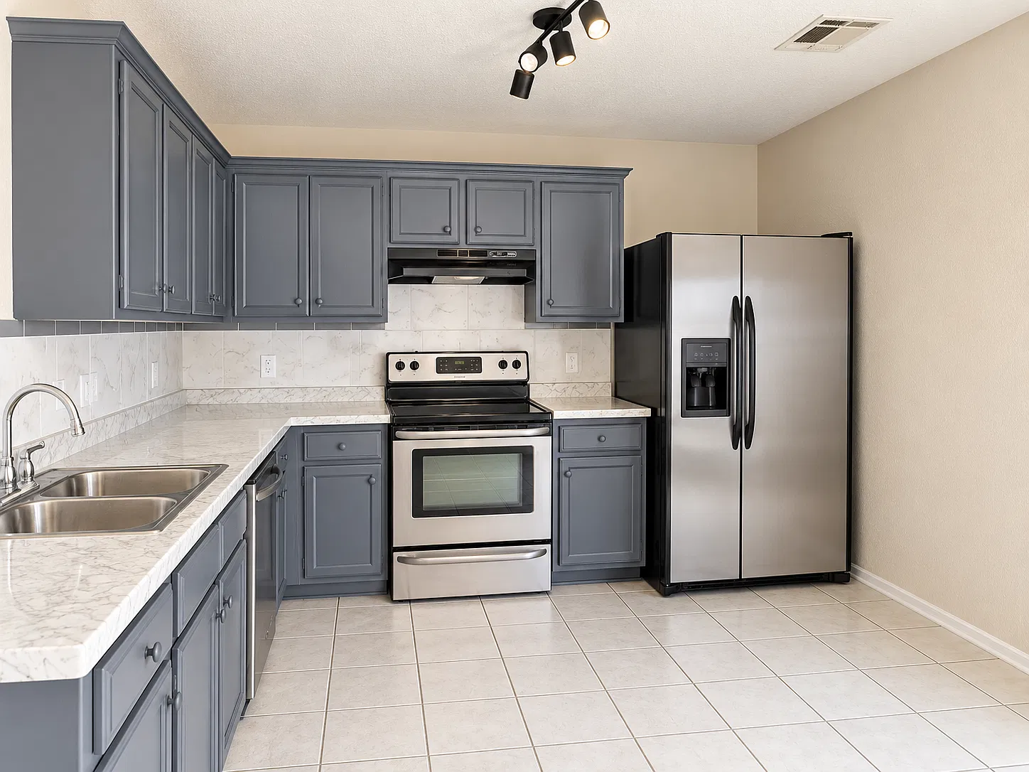 3 bed, 1744 sqft, $1,499 — Photo 4