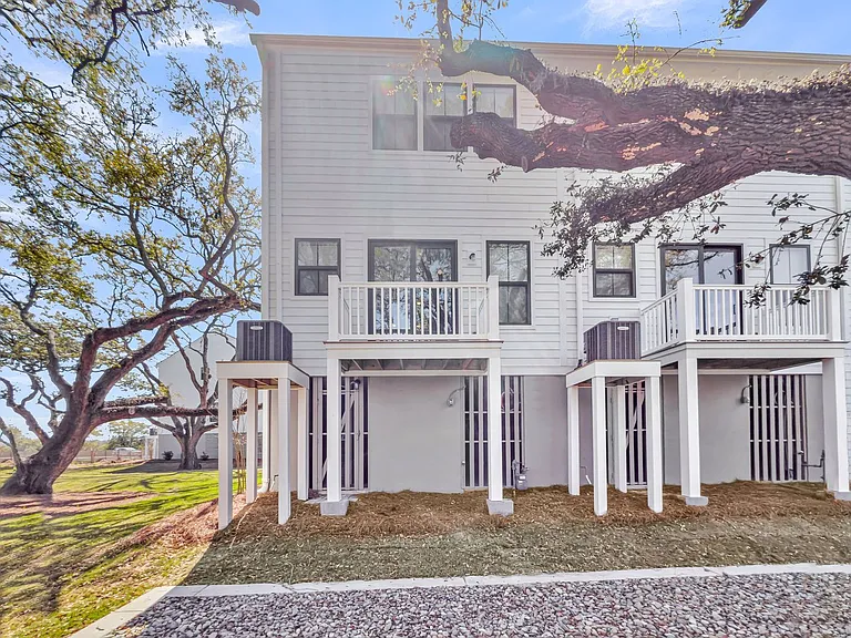 Tides at Park Circle — Photo 86