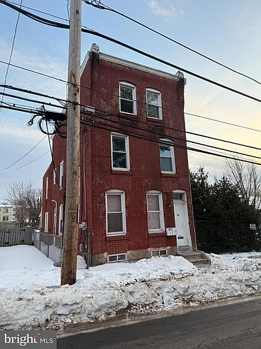 716 E Marshall St #2 Photo 1