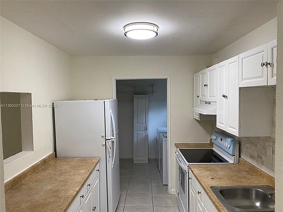 4th image of 1450 NW 31st Way