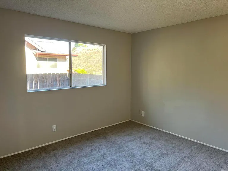 1282 Whitsett Dr — Photo 13