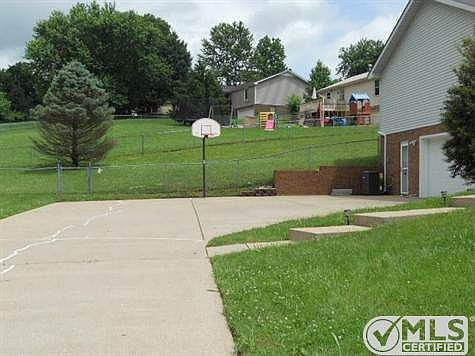 4th image of 731 W Creek Dr